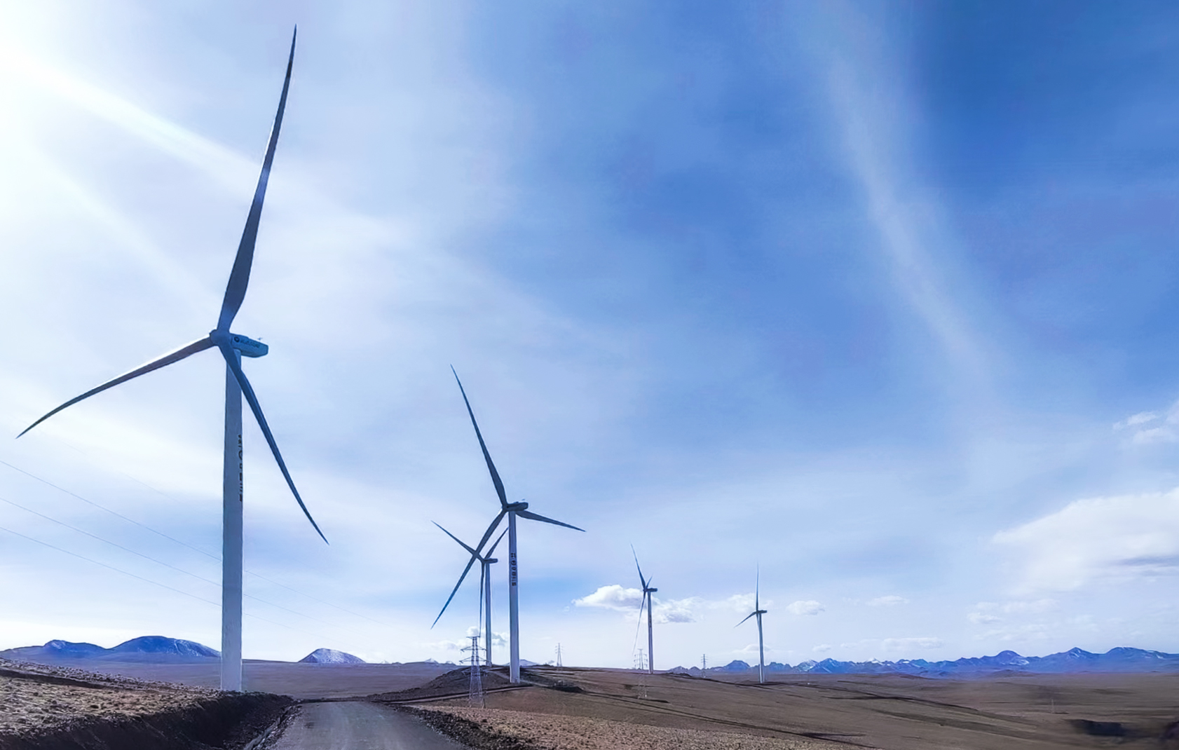 10天完成8台机组调试！九游会机组再创超高海拔风电建设事业