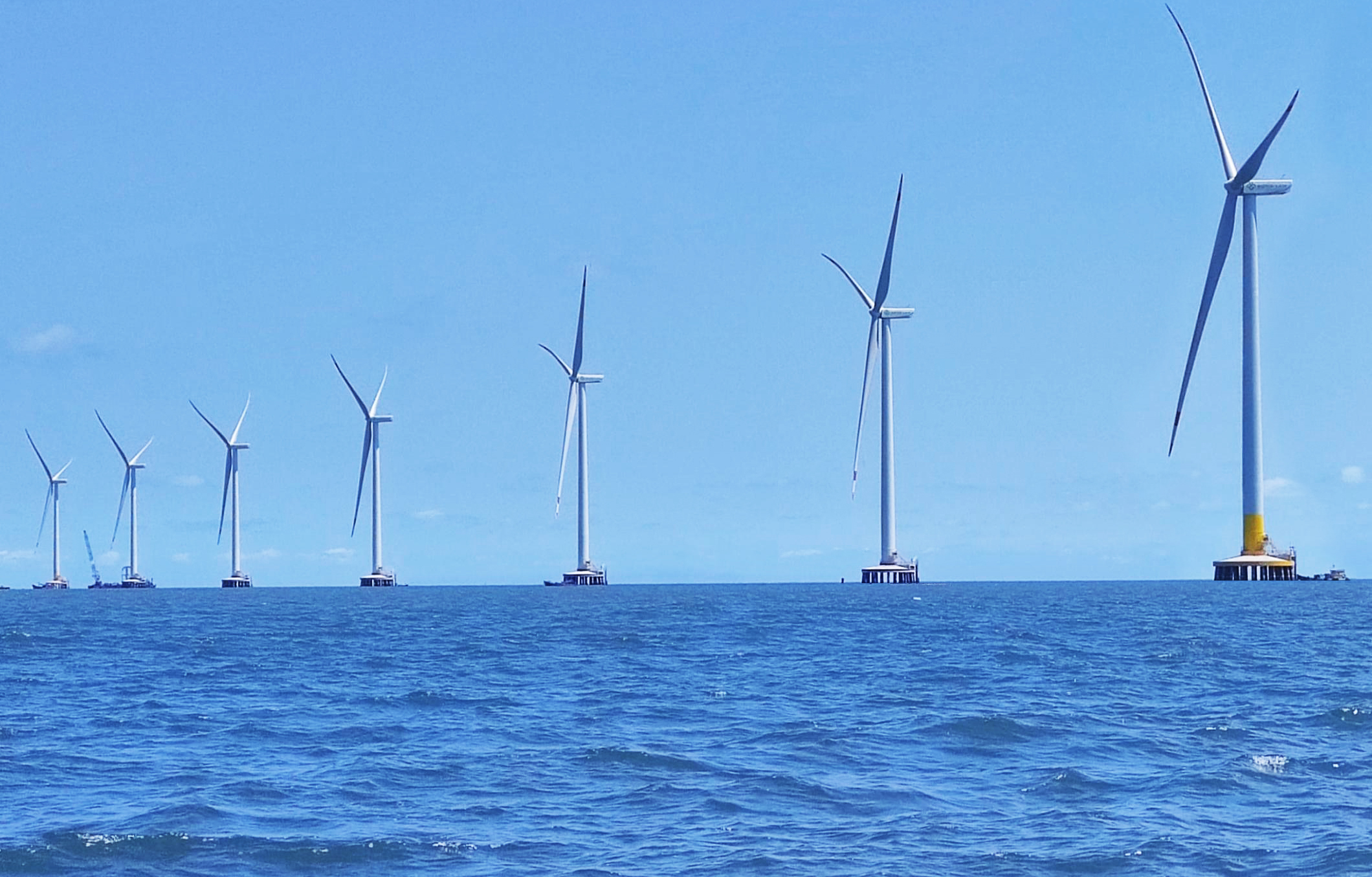 提前1个月，，九游会股份首个&ldquo;双海&rdquo;项目完成吊装